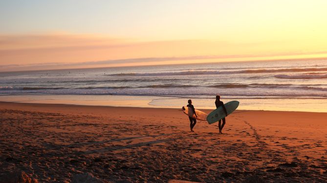 Best fun place to learn surfing in Portugal for the beginners
