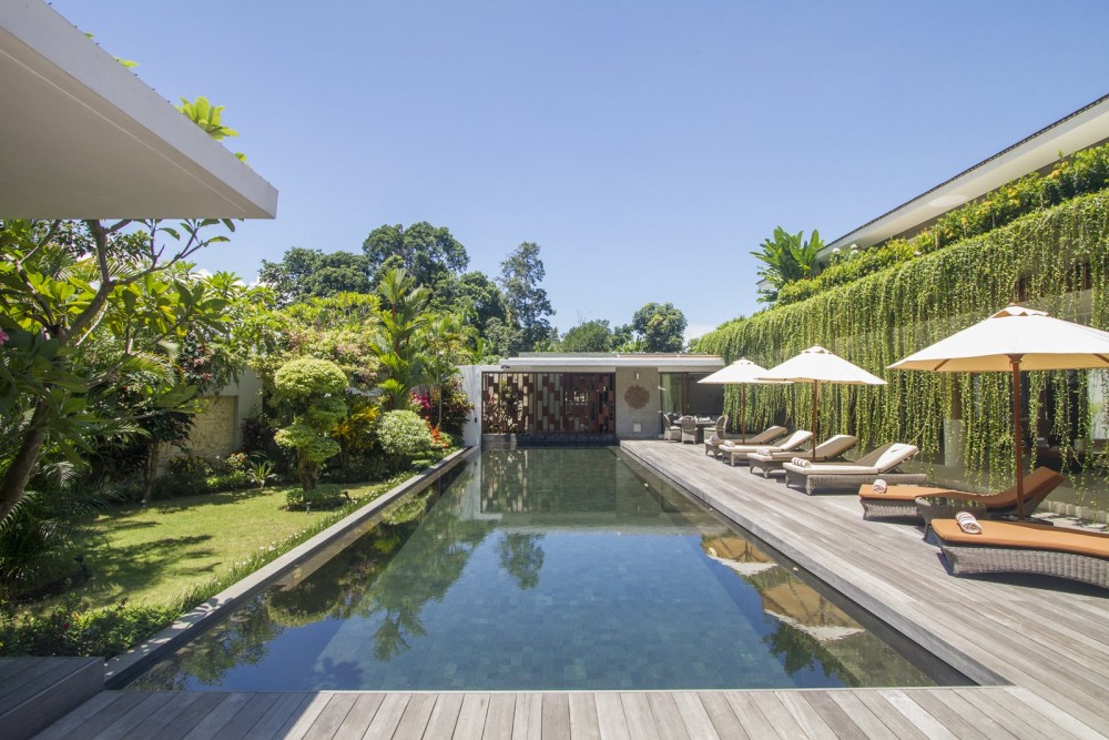 Experience the Simple Luxury of Life in A Private Villa for Bali Holiday!